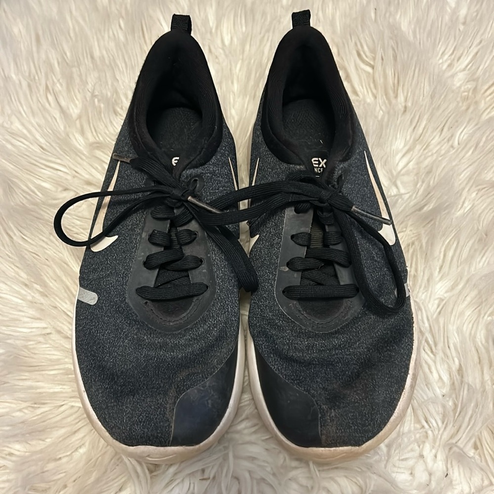 black nike running shoes